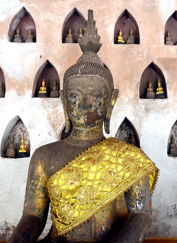 Buste de Bouddha. Vat Sisaket. Vientiane. Laos. Photo Serge Panarotto.